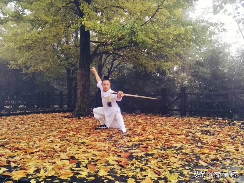 这个暑假你想学36路腿法、古琴、打坐，凌云云学堂在武当山开启