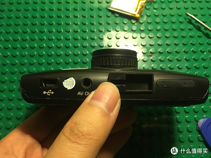 行车记录仪的电池自己怎么换,行车记录仪换个电池多少钱