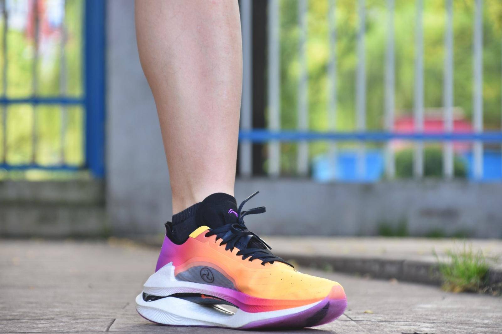 跑鞋测评态极,李宁飞电3.0challenger和李宁小绝影