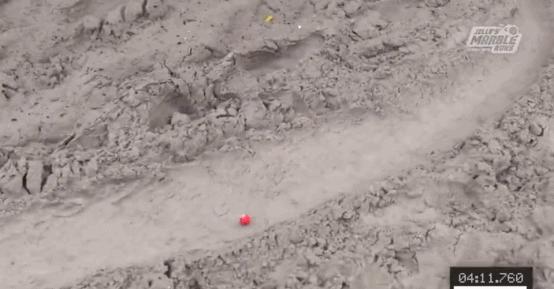 为什么几百万人要在油管上为一颗红色弹珠加油？