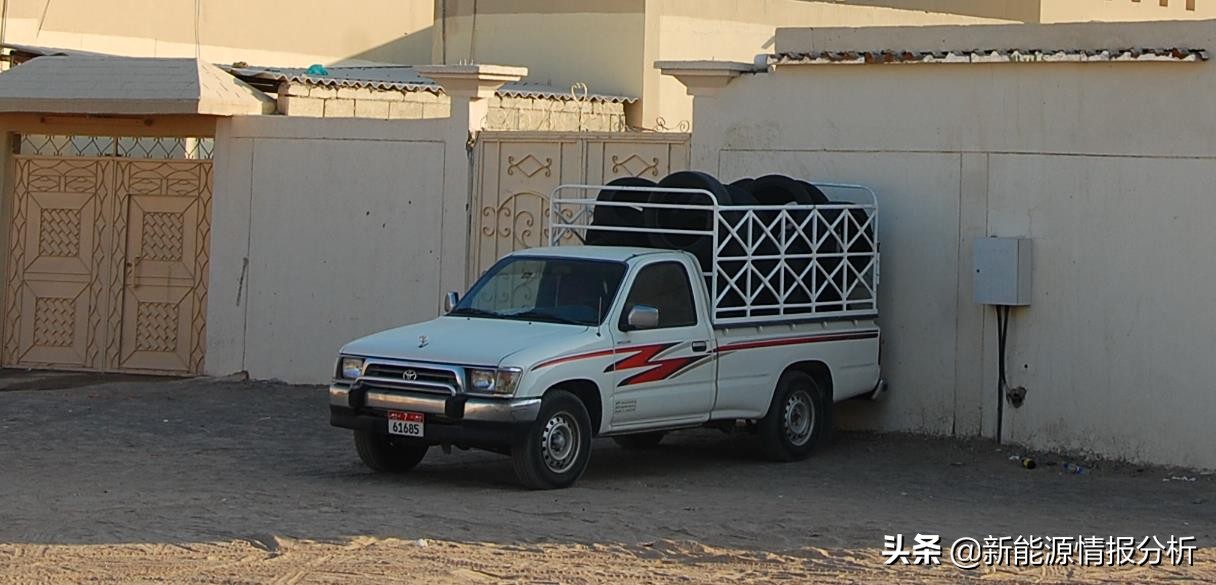 闃挎浖鏃ヨ鍗椾含,闃挎浖琛楀ご闅忔媿