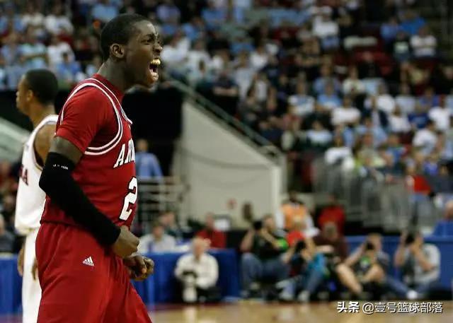 贝弗利一路走来,篮球小人物贝弗利第三集