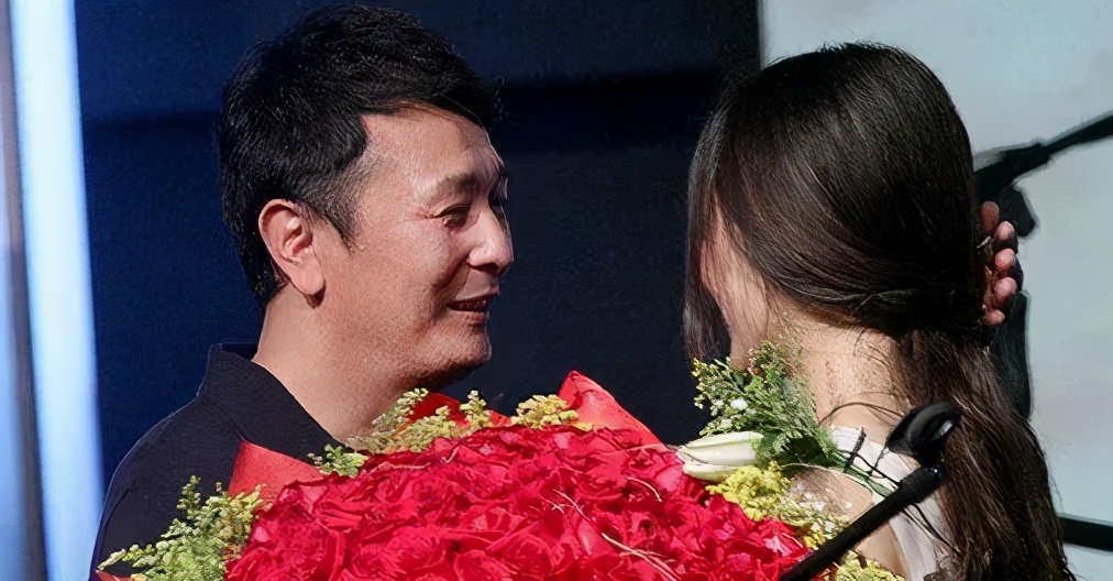 阿朵闺蜜“心疼”小三：你们异地恋这四年，辛苦了​