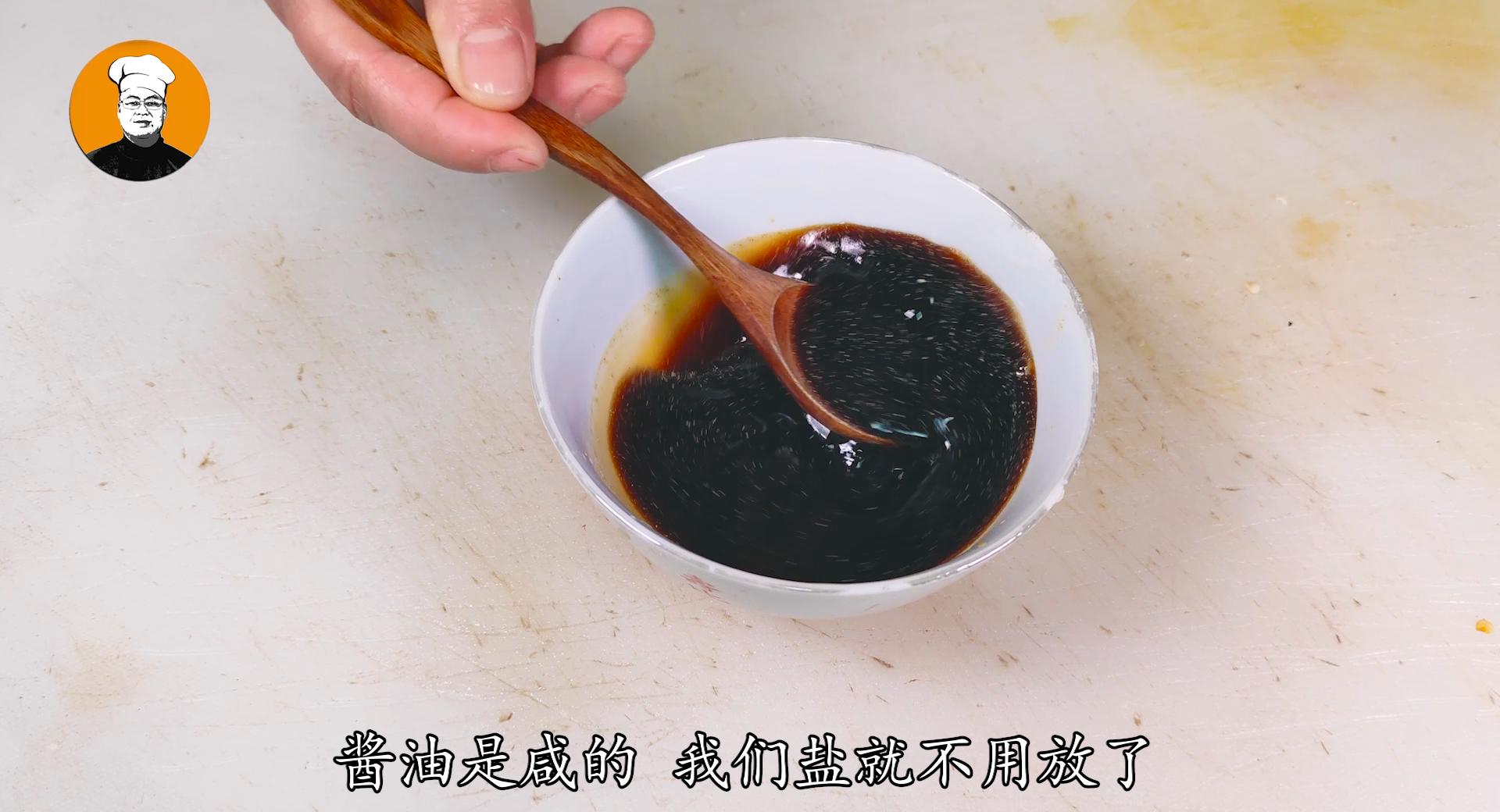 炒花菜时切记不要焯水或直接炒,炒花菜用焯水还是直接炒好吃