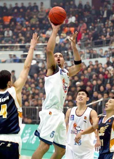 辽篮外援莫兰德水平,辽篮铁定换外援了吗