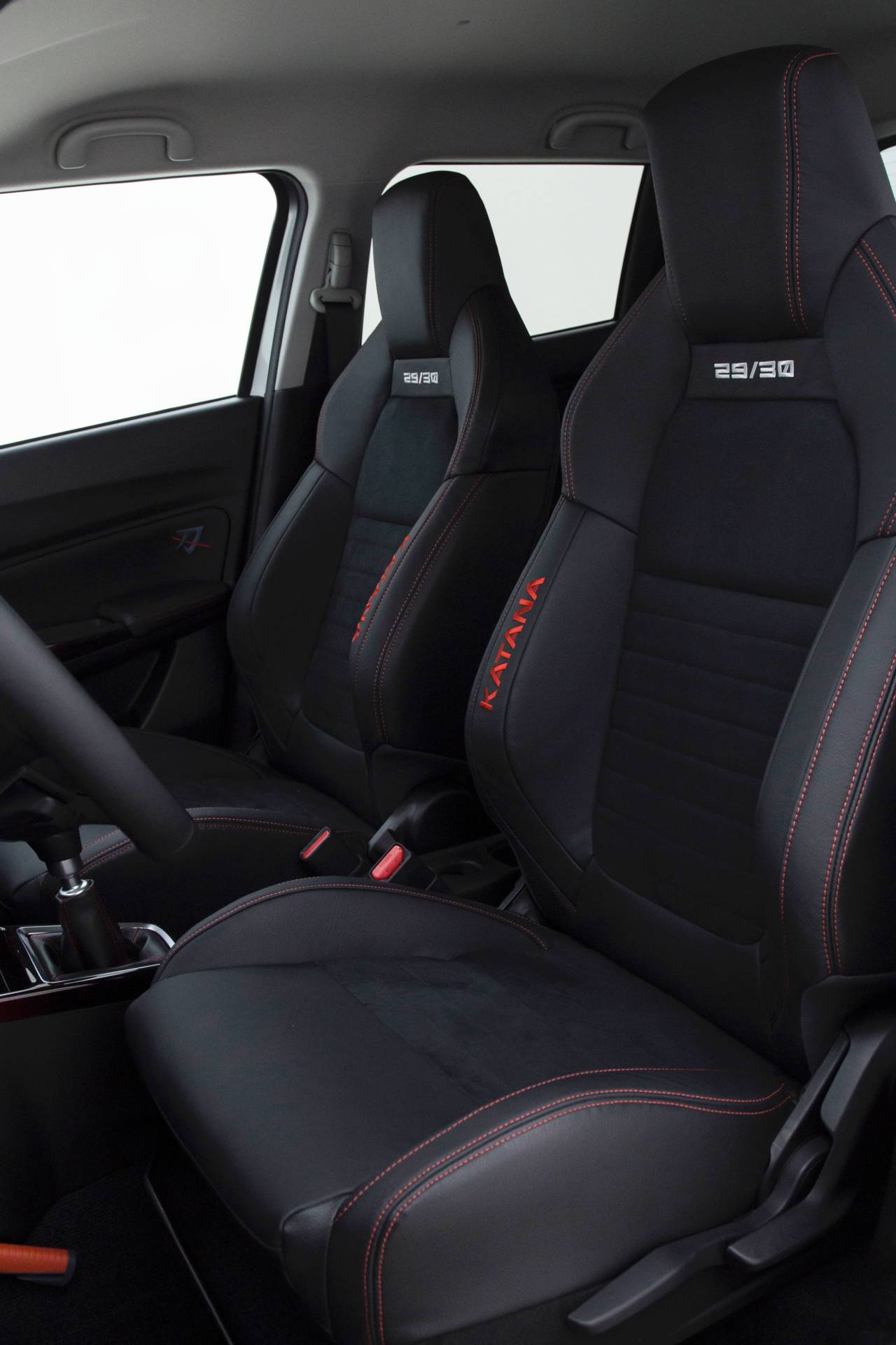 2019款铃木雨燕swift亮相,新一代铃木雨燕swift