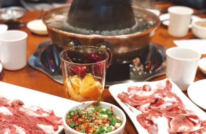 故宫也开火锅店了！你想去拔草吗？我大天津大铜锅，你爱哪家呢？