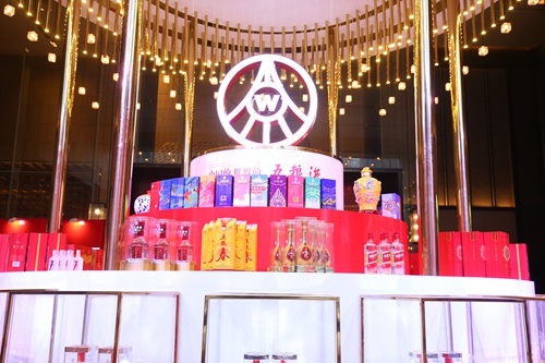 密集夺冠！五粮浓香系列酒闪耀多个国家级白酒评选活动