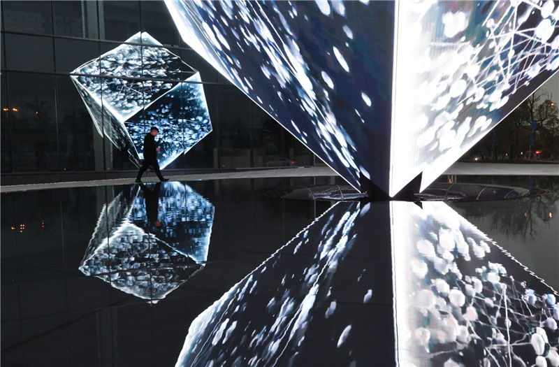 全球第一个ai模型,世界上第一个ai画的图片