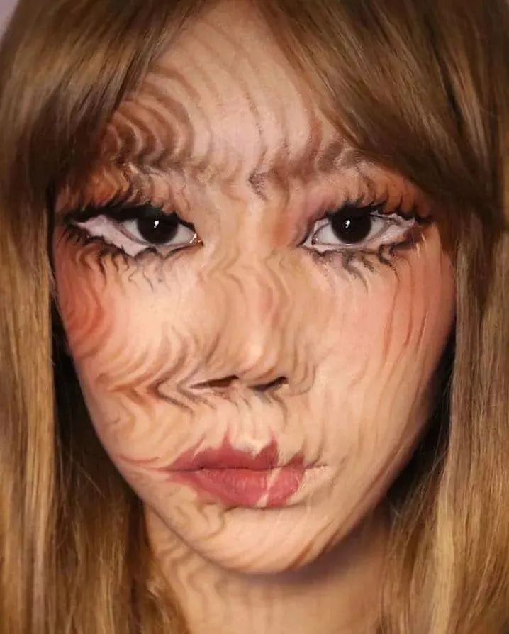 她在画画,神奇的视觉错觉画画