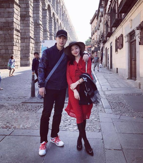 马龙微博官宣夏露,中国女排主教练马龙为何娶了夏露