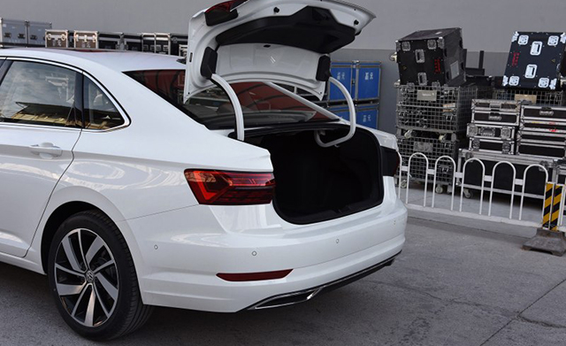 迈腾vs卡罗拉,新款车上市还能买到老款吗