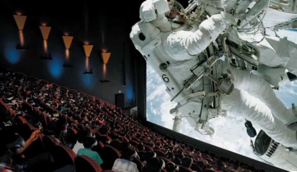 鍜岀埗姣嶄竴璧峰涓栫晫濂藉,浜彈鍜岀埜濡堜竴璧风殑蹇箰鏃跺厜