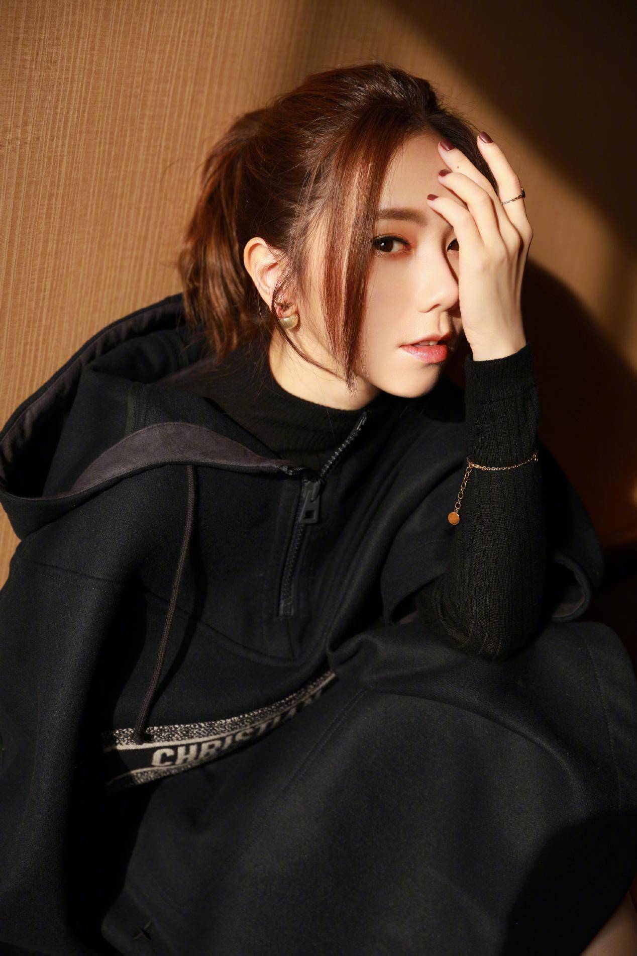 冯提莫唱庄心妍歌曲,庄心妍和邓紫棋走着走着就散了