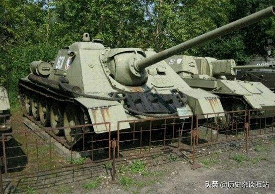 谁的“光环”更耀眼？三突子和SU-122“暗中较劲”，优缺点共存