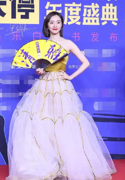 杨幂金晨李沁同框金晨最美,金晨李沁同框比美