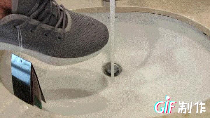 胡侃侃的夏日出行皮鞋和休闲鞋推荐，夏日衣服褶皱的快速处理办法