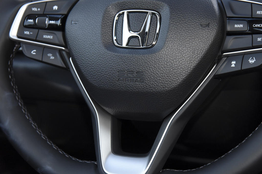 预算20w入手奔驰a级,同样预算选揽运还是揽胜