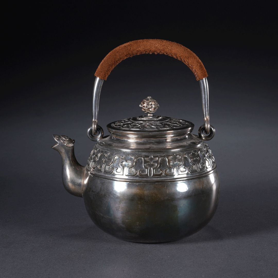 今晚结拍|外国名人手迹、日本器物、龙泉青瓷、金门高粱等专场