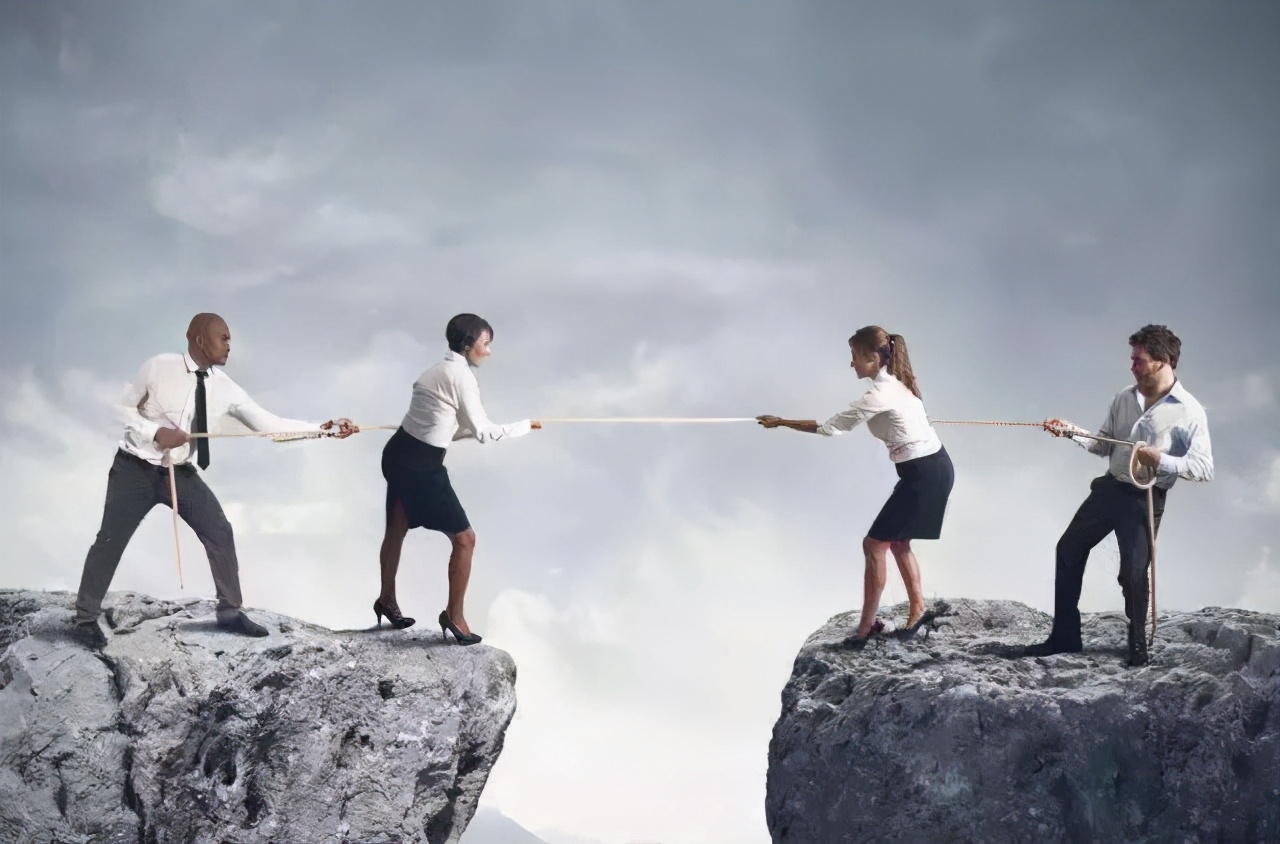 职场如何对付把自己当领导的人,职场遇到平庸的领导怎么办