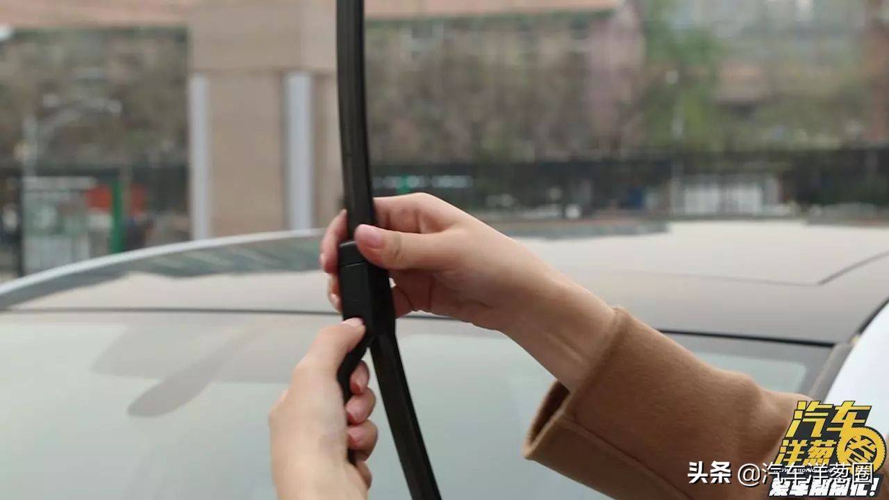 雨刮器刮不干净有异响怎么回事,雨刮器异响和跳刷