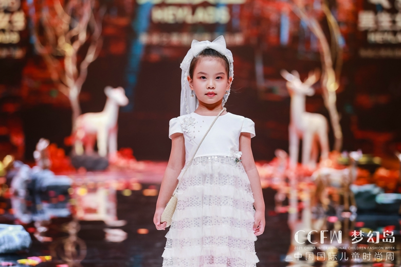 HEYLADS男生女生•玩转童年