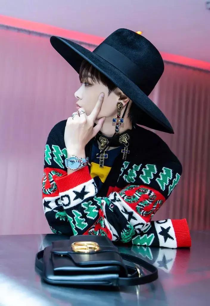 买包女生,买包的都是美女