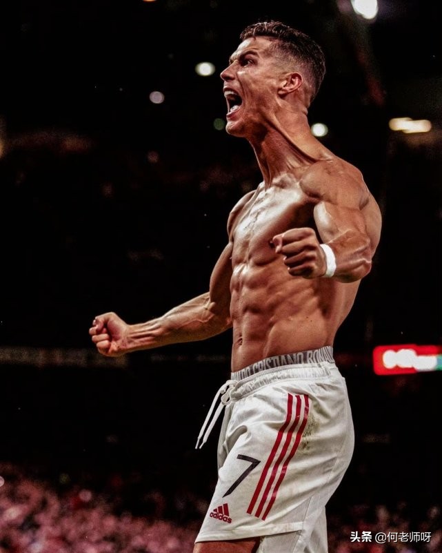 c罗加盟曼联和梅西加盟巴黎对比,c罗终于体会到了梅西的快乐