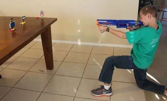 15个人玩的室内游戏,15人室内聚会小游戏活跃气氛简单