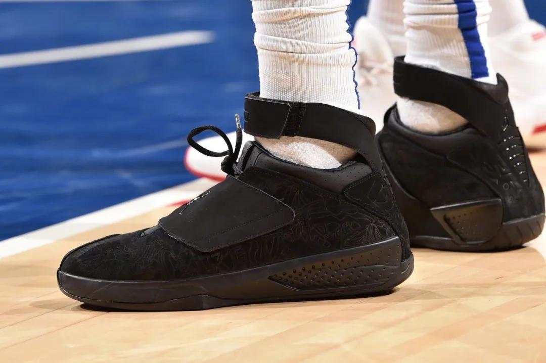 NBA球员上脚：76人队的球鞋，恩比德穿紫金配色战靴
