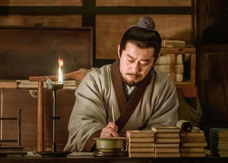 范仲淹仕途并不成功，后世为何对他极尽褒扬？你看他一生干了啥？