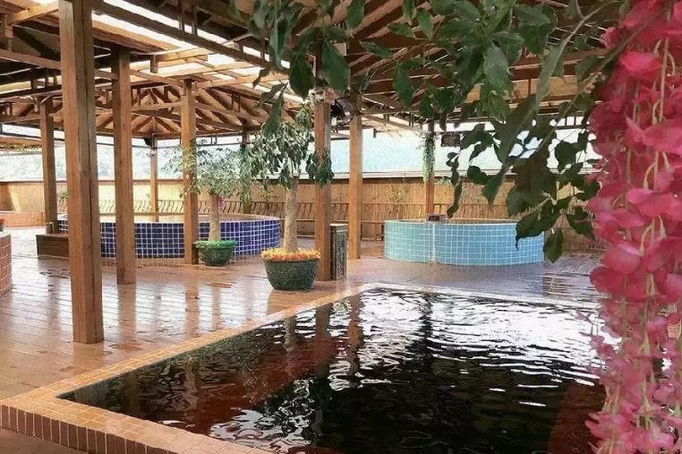 空中温泉酒店一日游,空中冰泉