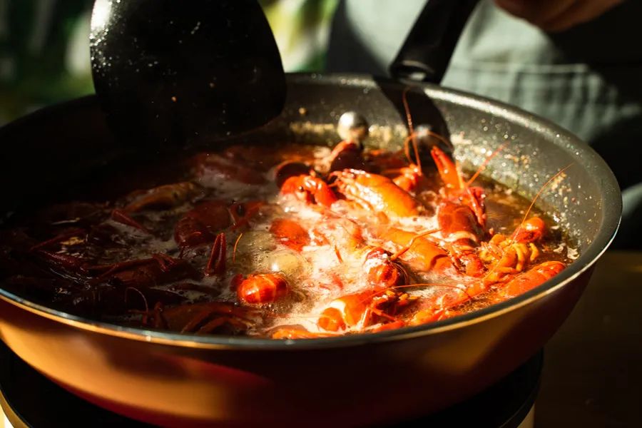 被薇娅直播间榨干零食预算后，写出了这篇测评报告（上）