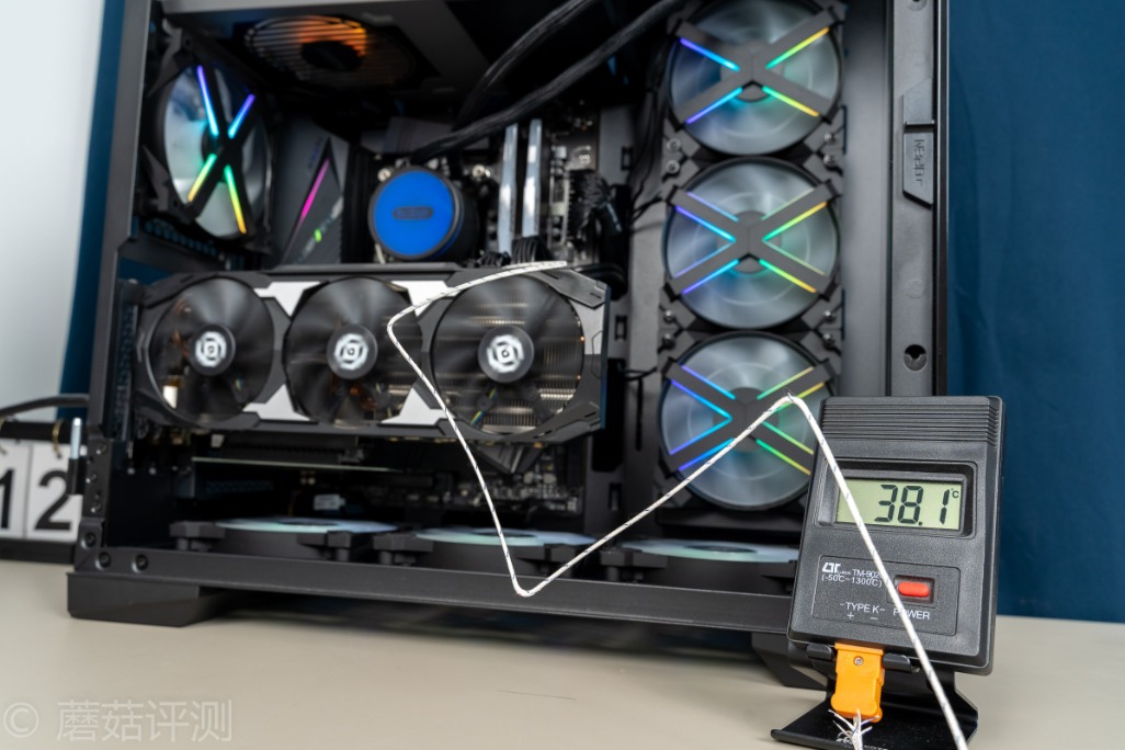 技嘉z490aorusproax主板多大,技嘉z490aorusproax是超级雕吗