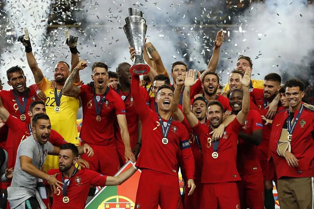 五盾军团葡萄牙霸气出场,足球五盾军团