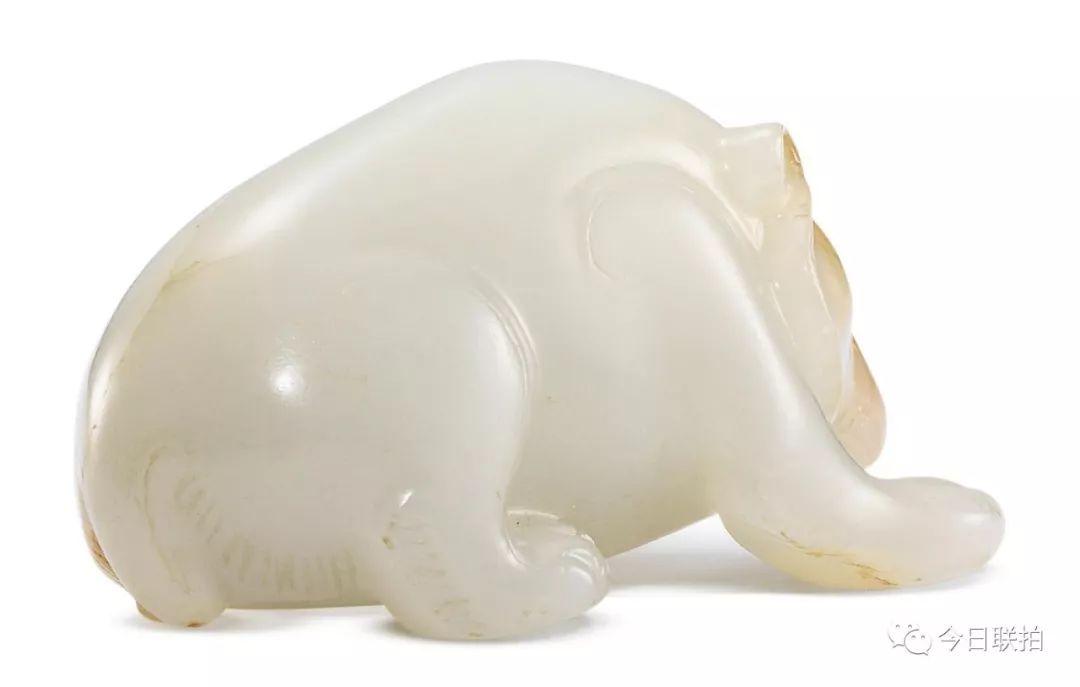 一只白玉小熊卖了670万，人家靠的是颜值！