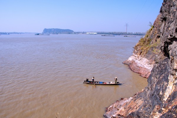 李白说的天门山是哪个天门山,李白望天门山是今天哪里