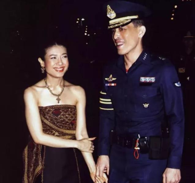 泰王与西拉米有夫妻相吗,泰王与西拉米的爱情不平等