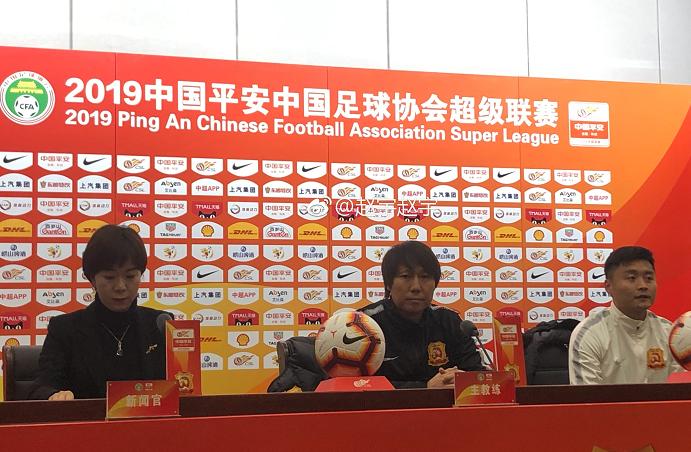 李铁评价国安视频,李铁带领武汉卓尔冲超接受采访