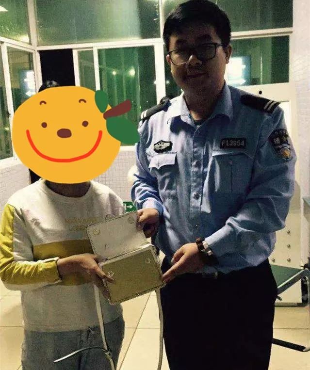 女学员挂科崩溃大哭,女学员挂科崩溃