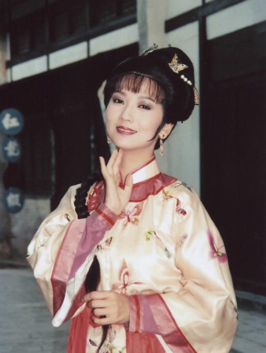 “古装第一美女”赵雅芝的混乱情史，和那些被她迷倒的男神们