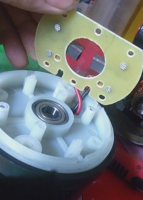 12v电瓶可带多少瓦的抽油泵,电动抽油泵12v怎么连接电瓶