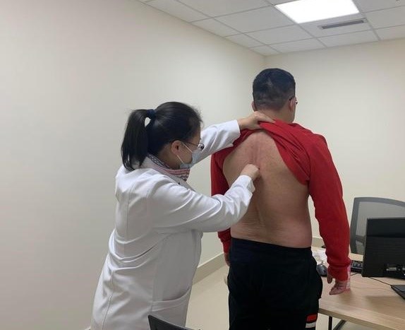 跷二郎腿有啥副作用,跷二郎腿坏处