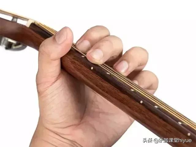 四个最基础的和弦教你,电子琴左手和弦入门简单易懂曲谱