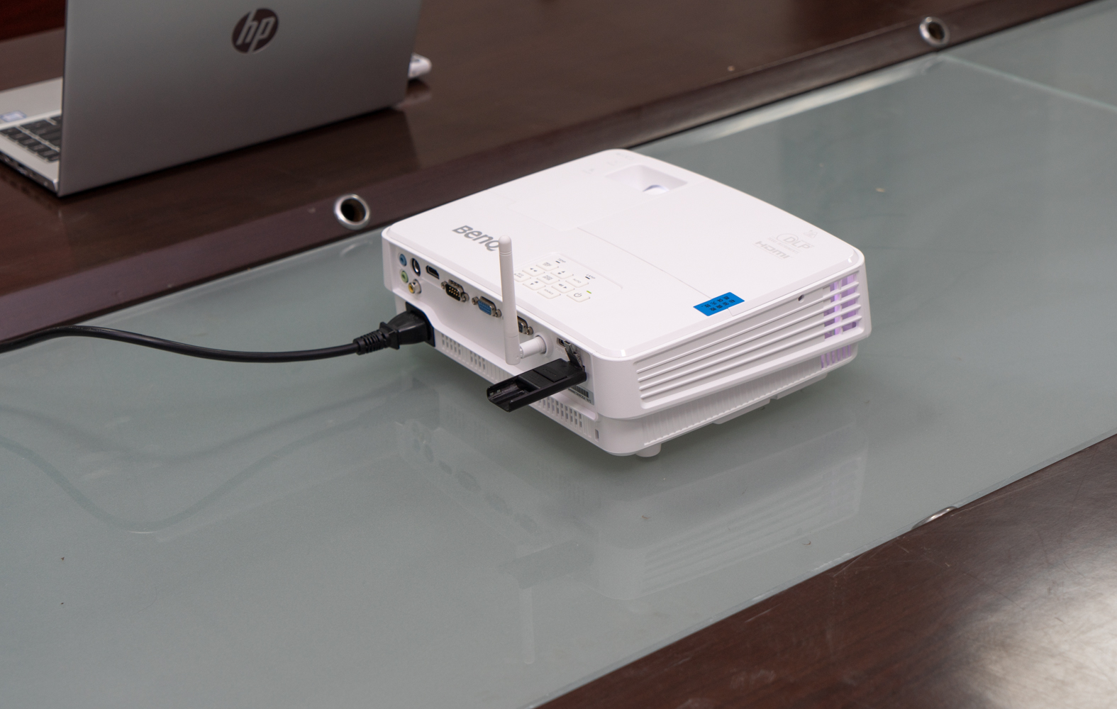 明基e500投影仪换灯泡划算吗,明基e500s投影仪多少钱一台