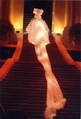 梅艳芳百变天后的陨落及未解之谜,梅艳芳百变天后的生活