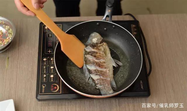 产后母乳少煲什么汤下奶,产后奶少吃什么药最好