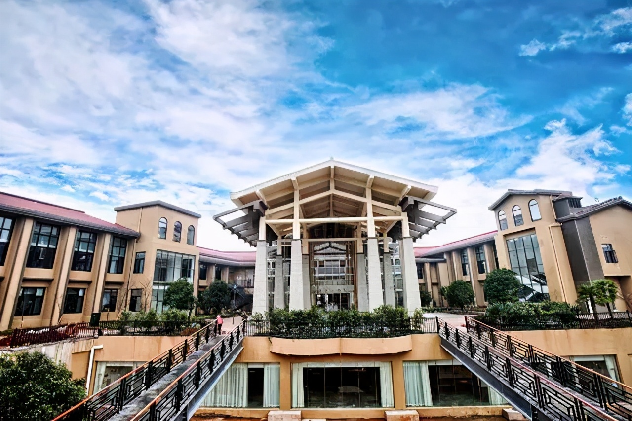 曲靖金麟湾水上乐园，私人泡池，享受自然美景