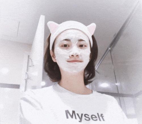 护肤为什么会长闭口,护肤为何毛孔变大脱皮