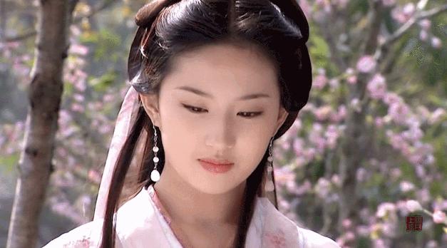 刘亦菲尚美头冠,刘亦菲黑色礼服戴皇冠迪奥